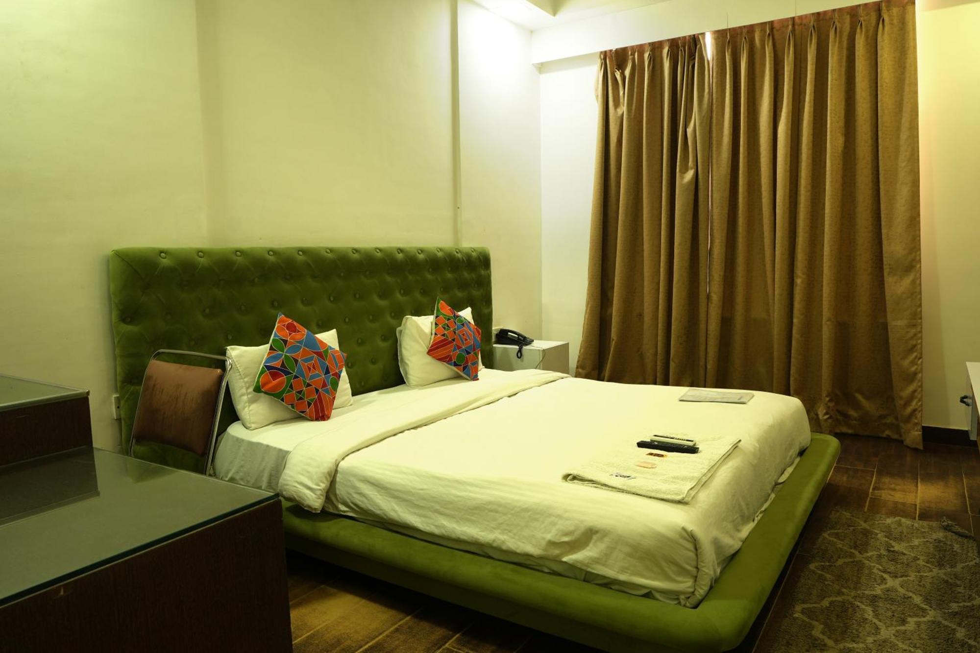 Hotel Elite Sector 45 I Gurgaon Central I Couple Friendly Exterior foto